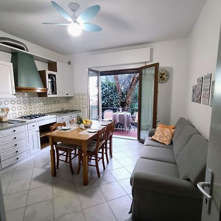 Appartamenti Casa Nina, Lago,Montagne, Uliveti Brenzone sul Garda Exterior photo