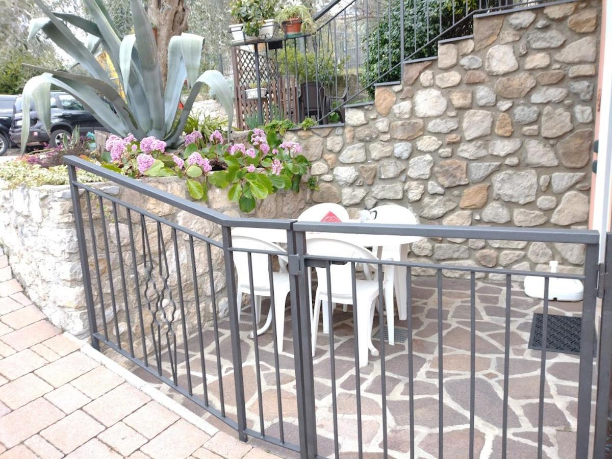 Appartamenti Casa Nina, Lago,Montagne, Uliveti Brenzone sul Garda Exterior photo