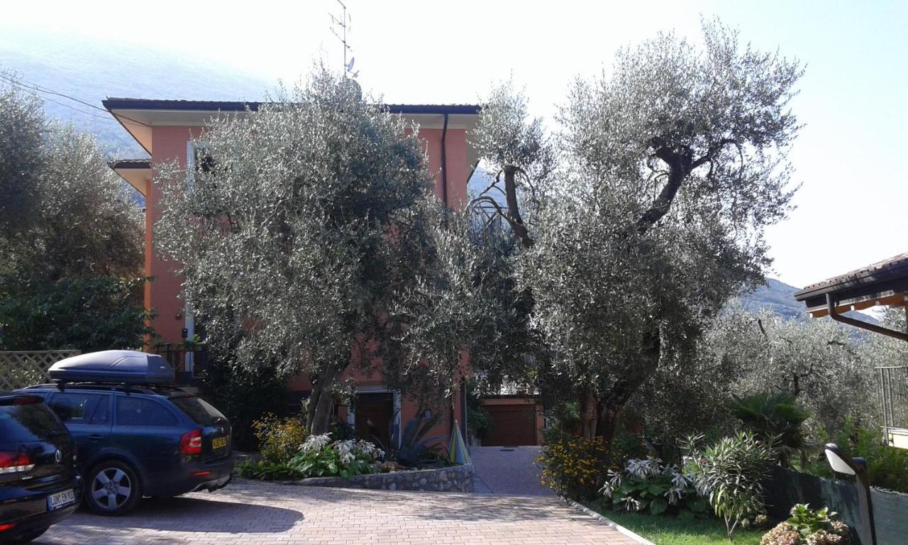 Appartamenti Casa Nina, Lago,Montagne, Uliveti Brenzone sul Garda Exterior photo