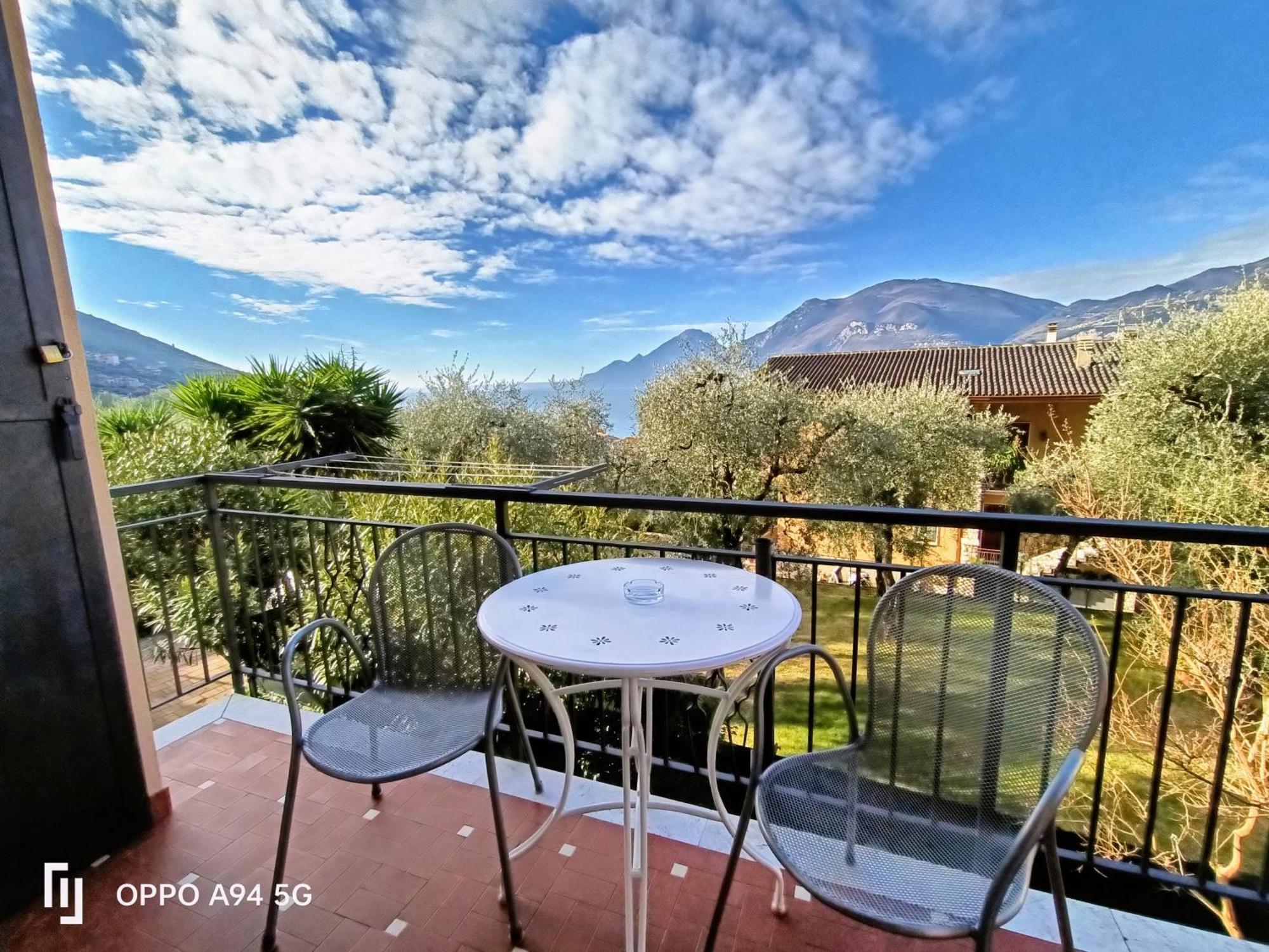 Appartamenti Casa Nina, Lago,Montagne, Uliveti Brenzone sul Garda Exterior photo