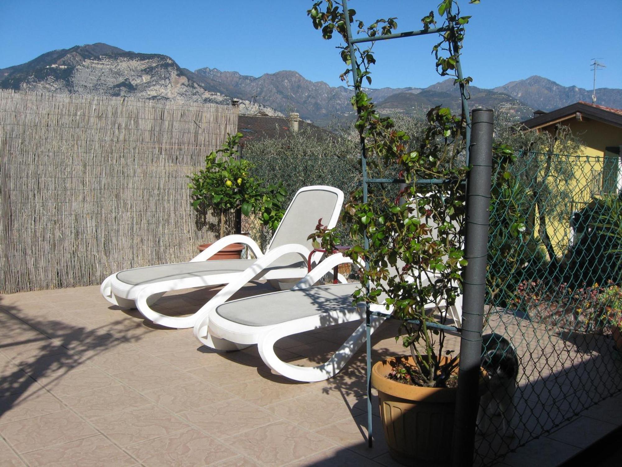Appartamenti Casa Nina, Lago,Montagne, Uliveti Brenzone sul Garda Exterior photo