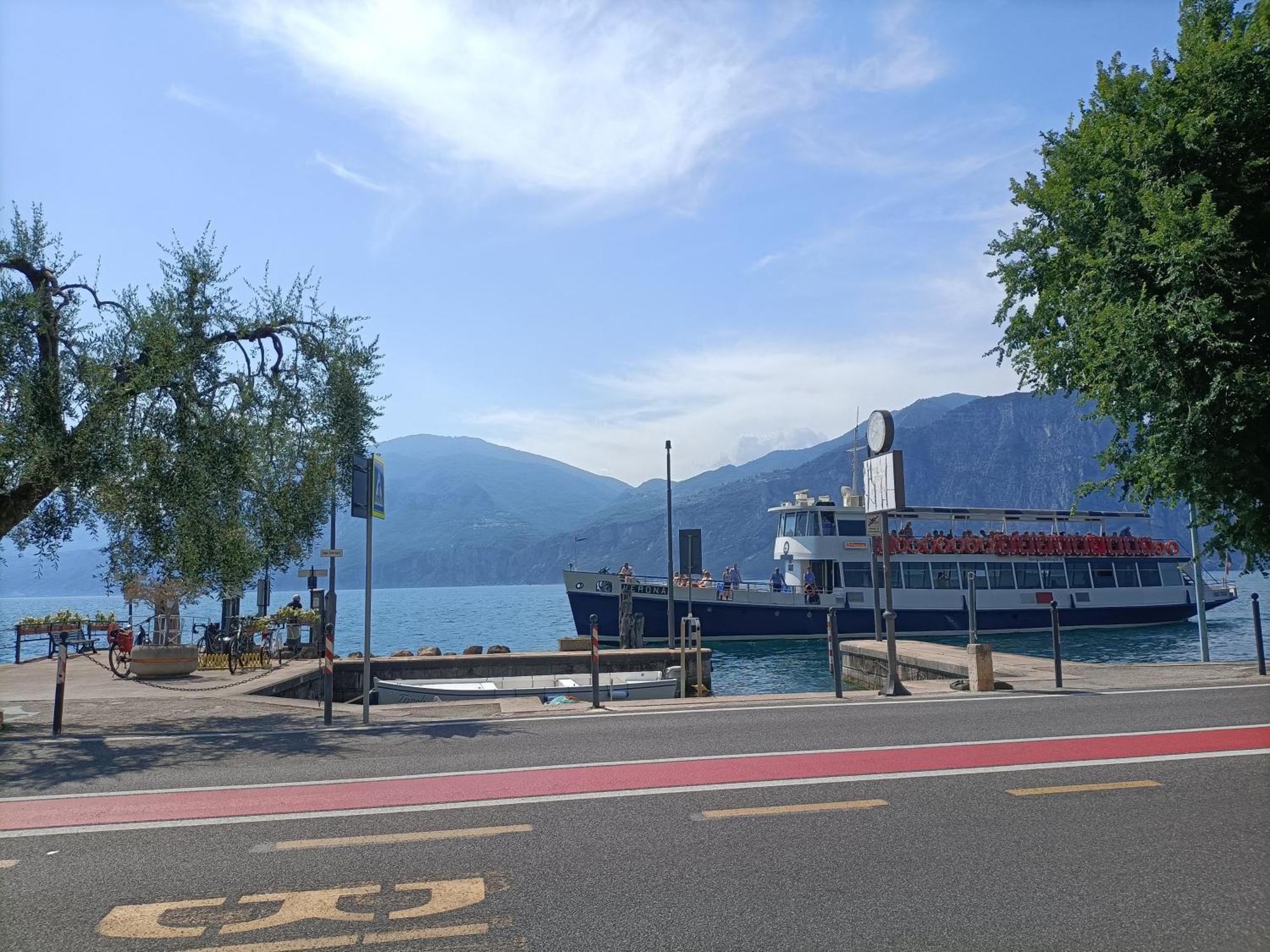 Appartamenti Casa Nina, Lago,Montagne, Uliveti Brenzone sul Garda Exterior photo