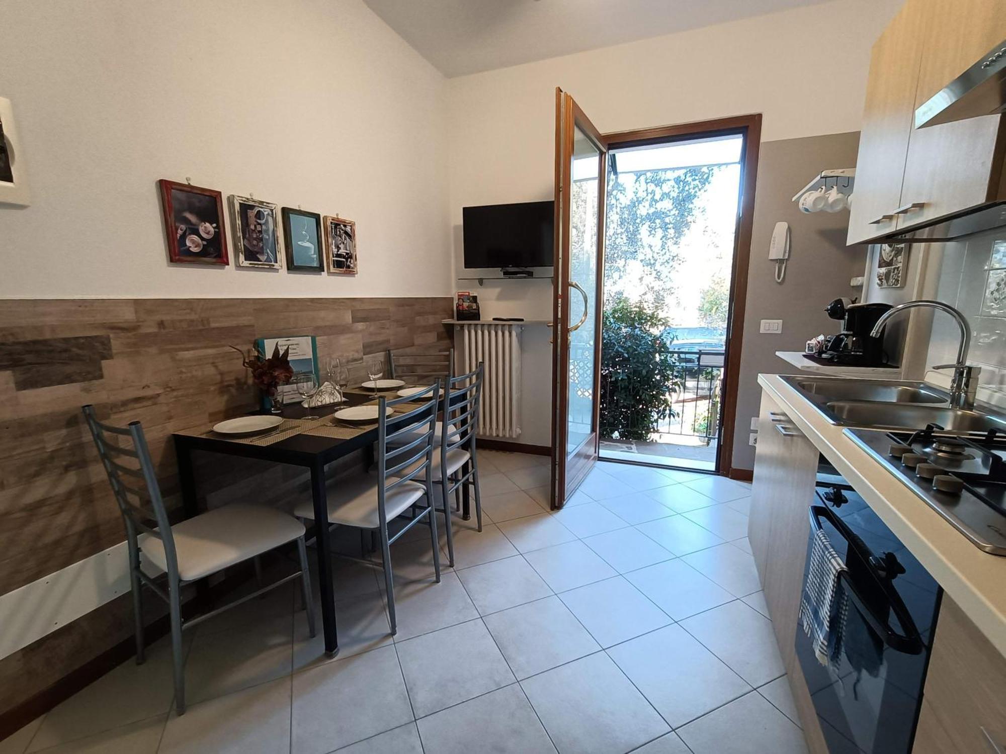 Appartamenti Casa Nina, Lago,Montagne, Uliveti Brenzone sul Garda Exterior photo