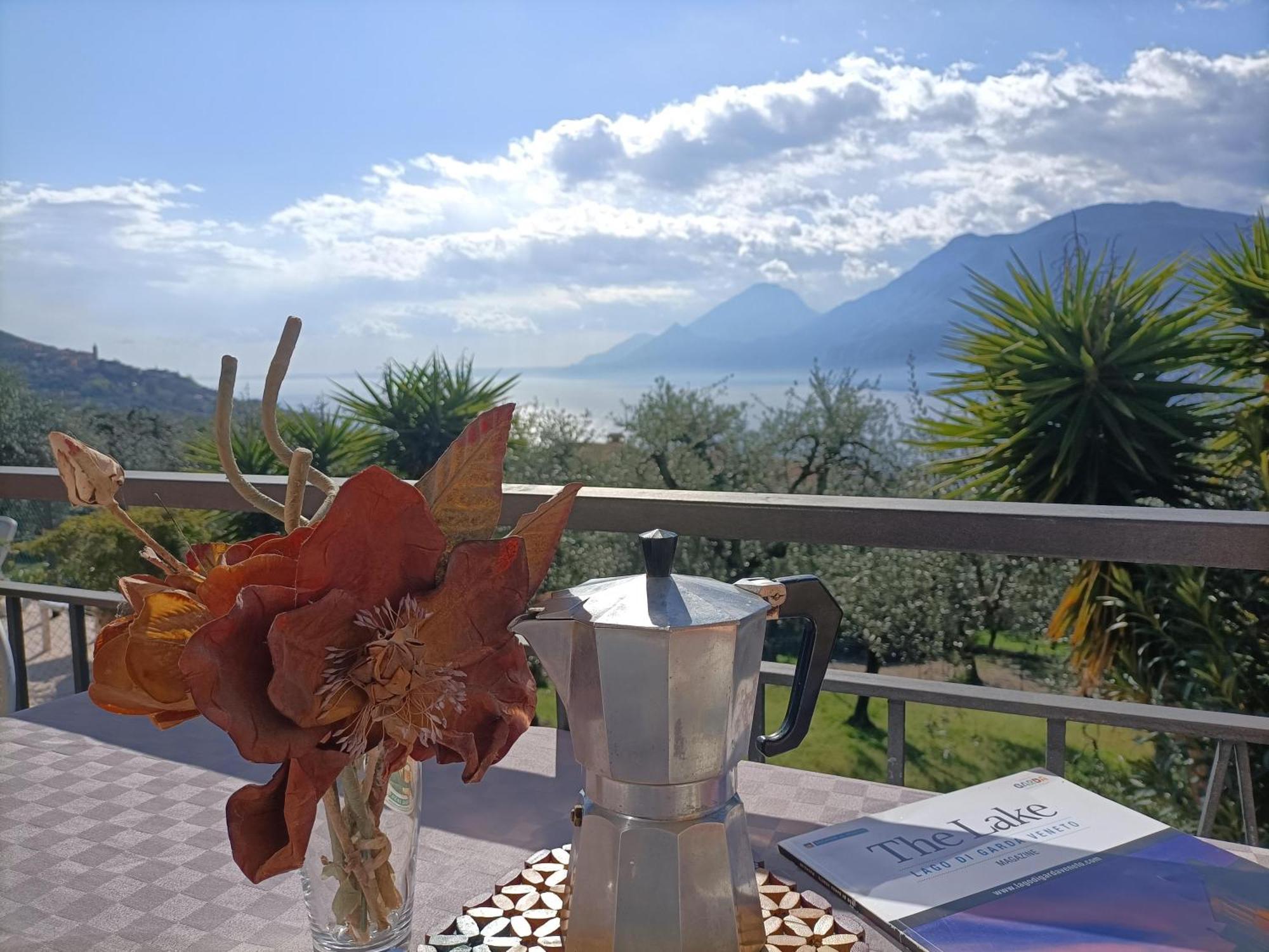 Appartamenti Casa Nina, Lago,Montagne, Uliveti Brenzone sul Garda Exterior photo