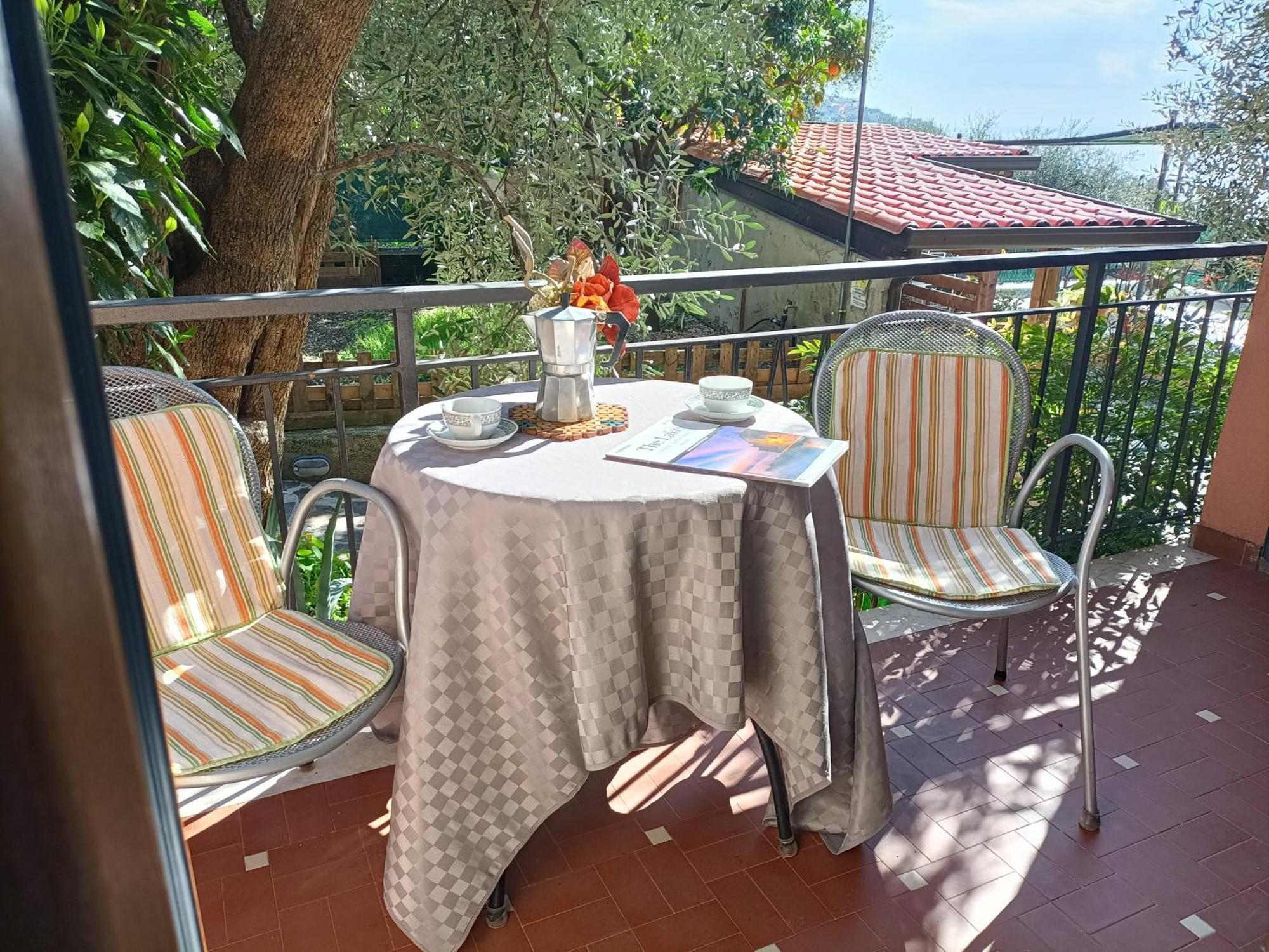 Appartamenti Casa Nina, Lago,Montagne, Uliveti Brenzone sul Garda Exterior photo