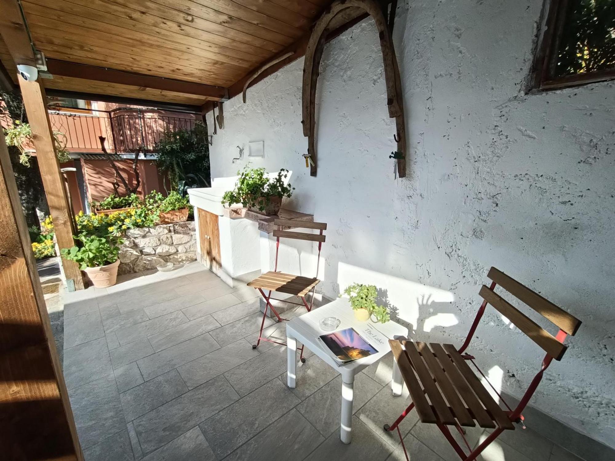Appartamenti Casa Nina, Lago,Montagne, Uliveti Brenzone sul Garda Exterior photo